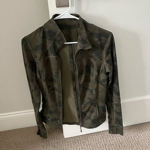 Lululemon camouflage jacket with pockets!